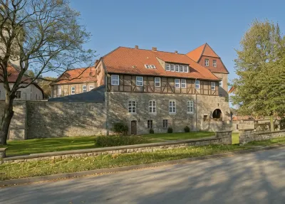 Burg Warberg Hotels in der Nähe von Kaiserdom Königslutter