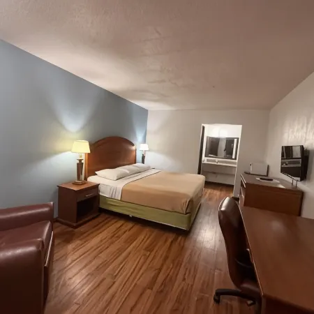 Relax Inn & Suites