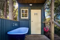Te Tiro Accommodation - Parking