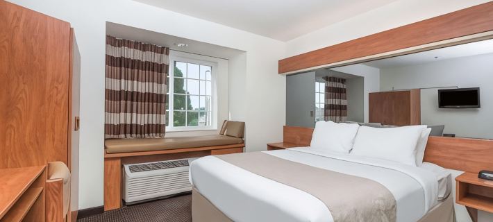 Microtel Inn & Suites by Wyndham Rice Lake Hotels in Barron County