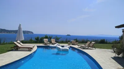 Monambeles Villas Hotel a 