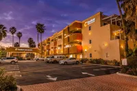 Comfort Inn & Suites Huntington Beach Các khách sạn gần Carmel Village