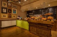 The Feathers Hotel, Ledbury, Herefordshire - breakfast