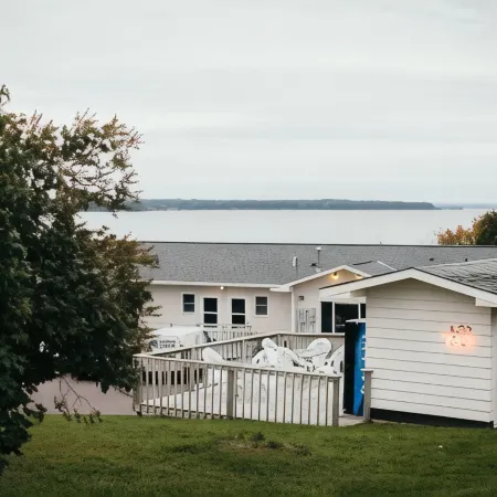 Seagull Bay Motel Отели в г. Бейфилд