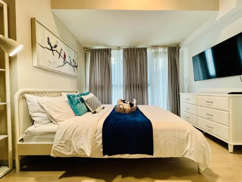 BGC Cozy Condo - Balcony, Pool, Wi-Fi - Suite 8