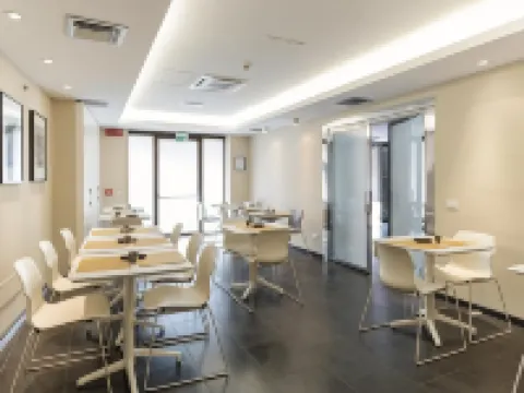 艾爾霍姆斯皇宮酒店 科米索酒店