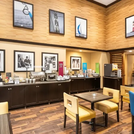 Hampton Inn & Suites by Hilton Florence Center