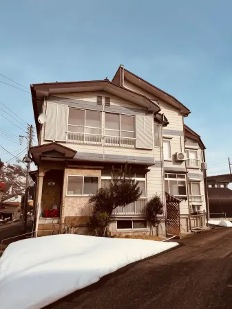 Urasa Cottage at the Station Отели рядом со станцией JR Urasa station