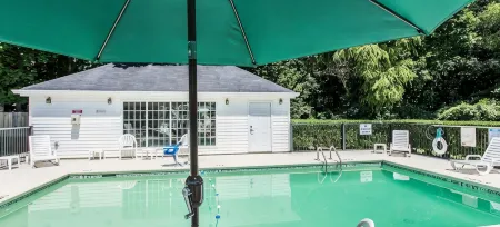 Quality Inn Conyers I-20 Отели рядом с достопримечательностью «Кафедральный собор Крисчен Гроут»