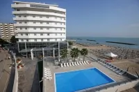 Sea Lion Hotel - Beach
