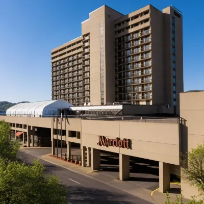 Charleston Marriott Town Center Hotels in Charleston
