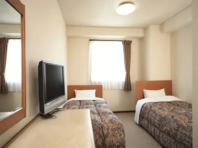 Takatsuki Sun Hotel Hotel in zona JR Tsuda station