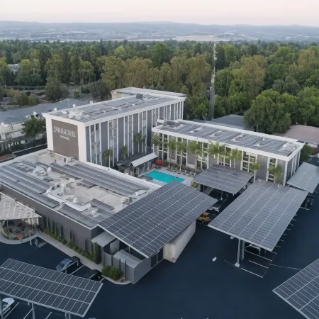 Doubletree by Hilton Chico Отели рядом с достопримечательностью «Университет штата Калифорния»