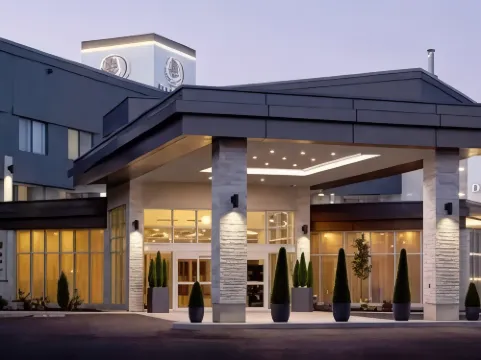 DoubleTree by Hilton Montreal Airport