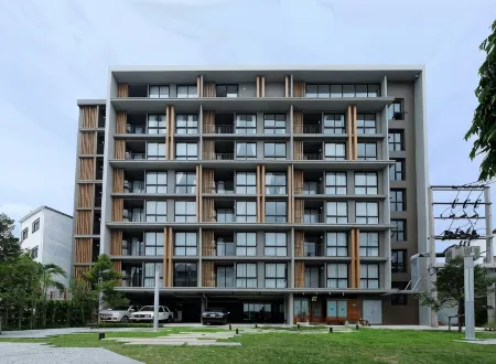 Madera Residence Sriracha Отели рядом с достопримечательностью «Golden Triangle Museum Pattaya»