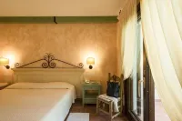 Tranquil Lantana Resort Hotel & Apartments 1 Bedroom Room Apartment Sleeps 5 - Apartments