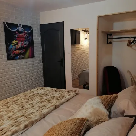 Maison Deco Pop Et Chaleureuse Avec Spa, Sauna