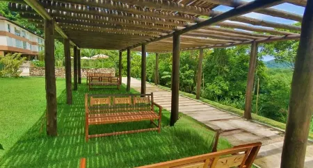 Camburyzinho / Cambury: 3 Suítes Vista Panorâmica: Tênis e Beachtennis