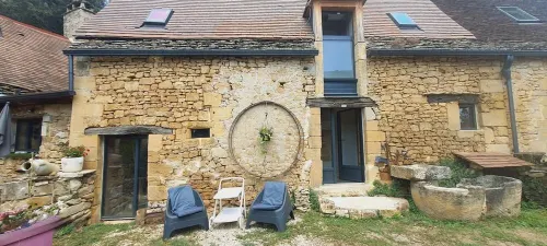 Private Jacuzzi, F2 garden apartment + separate rupestral room. Near Sarlat
