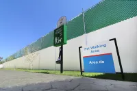 Candlewood Suites CELAYA by IHG - parking