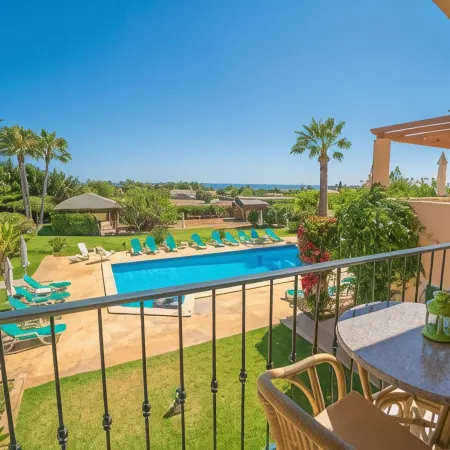 Apartamentos Monte Dos Avós, Albufeira by AlgarveBlossom