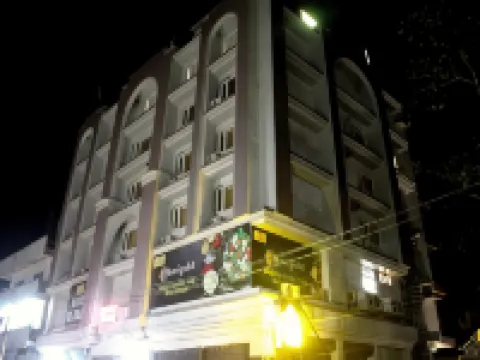 GK Palace Pure Veg Hotel โรงแรมในจอร์ฮัต
