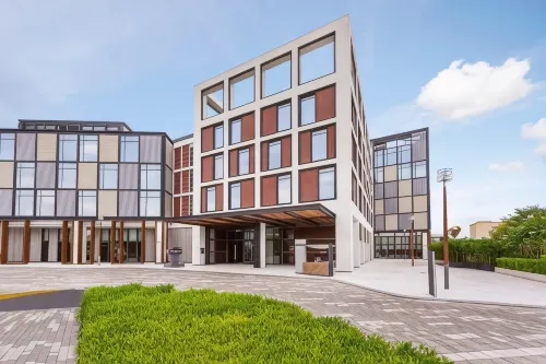 แฮมป์ตัน บาย ฮิลตัน ดูไบ อัลซีฟ