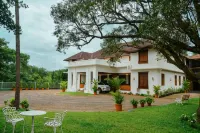 Surya Heritage Hotels - بار