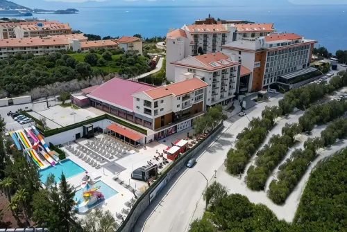 Ramada Hotel & Suites by Wyndham Kusadasi - 4 étoiles
