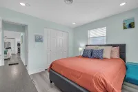 Lux pool home 10 minutes from Siesta Key and Downtown Sarasota! - مسبح خاص