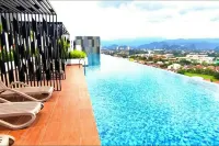 Belle Vue Infinity Suites l The Horizon Ipoh l by Grab A Stay l 1-8pax - مسبح على السطح