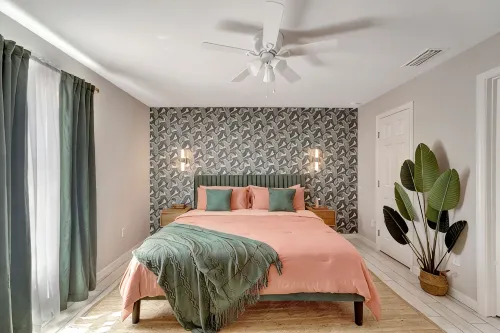 Tropical Vacation Home! 3 Rooms, 2 Bedrooms, sleeps 6 ppl.