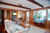 Come and enjoy our Boothbay Cottage - balcony