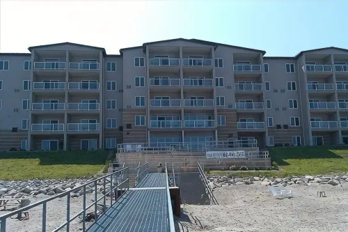 2Br/2BA Lakefront Condo 305 Private Beach/Balcony/Indoor Pool. - Beach