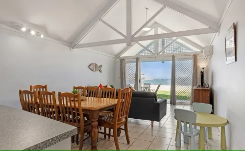 Waterfront Apartments Unit 2 - 3-Star
