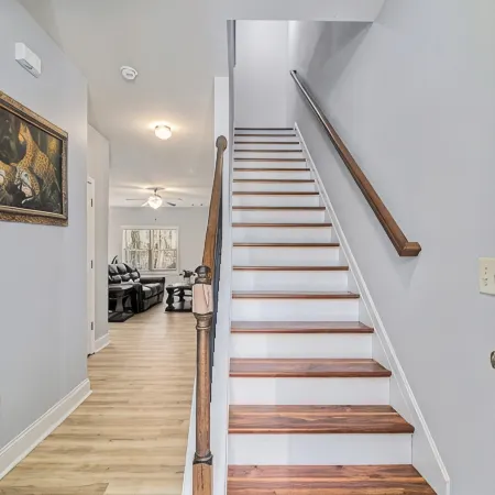 Charming 3-bedroom townhome with WiFi, AC in lovely Lawrenceville