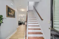 Charming 3-bedroom townhome with WiFi, AC in lovely Lawrenceville
