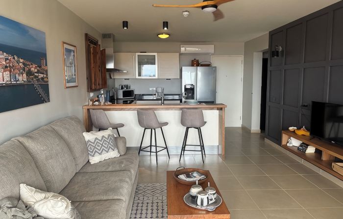 Updated top-floor one-bedroom condo with amazing views in popular BlueBay Resort