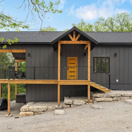The Lookout at Table Rock Lake - Luxurious Stay - Hot Tub - Bring Your Boat!! Отели в г. Шелл Ноб