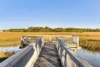 Marsh View Treehouse Retreat on Fripp Island - Wi-Fi