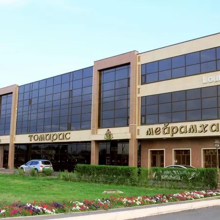Tomiris hotel