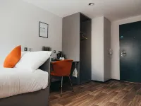 كوارتر باي وارين كوليكشن Hotels near قلعة بلفاست