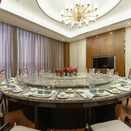 Yili Luxury Hotel