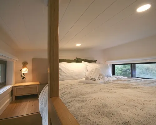 Kookaburra's Perch Tiny House. Secluded, Peaceful and Dog Friendly. Hotels in Warburton