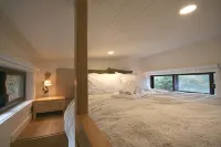 Kookaburra's Perch Tiny House. Secluded, Peaceful and Dog Friendly. - Wi-Fi