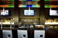 Sandman Signature Toronto Airport Hotel - bar