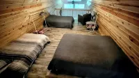 Modern Cozy Woman Lake Woodland Cabin, 24 acres, lakeshore, woodstove, AC, Wi-fi - Hytter