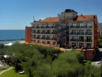 Grand Hotel Diana Majestic - piscina