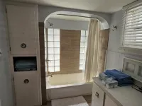 Spacious Decorated Apartment: Your Perfect Stylish Living Space Hotels in Manistee