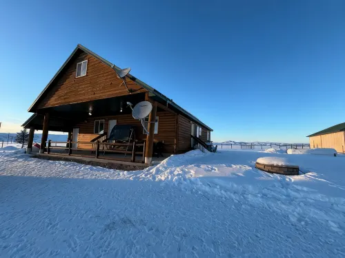 The Cokeville Cabin & Ranch - 100 Acres of Solitude - Chalets